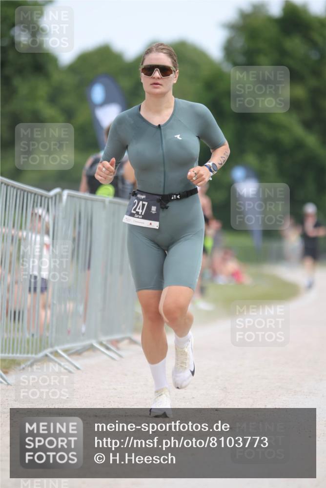 22.06.2025 - Viking Triathlon H.Heesch http://msf.ph/oto/8103773 22.06.2025 13:22:42 Laufen 208, 247 meine-sportfotos.de