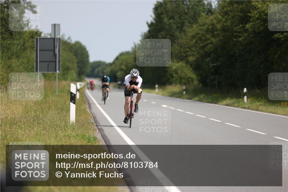 22.06.2025 - Viking Triathlon Yannick Fuchs http://msf.ph/oto/8103784 22.06.2025 11:27:22 Radfahren 57, 172, 258, 289, 359, 367, 420, 529, 652 meine-sportfotos.de