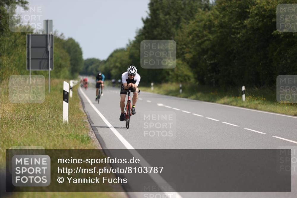 22.06.2025 - Viking Triathlon Yannick Fuchs http://msf.ph/oto/8103787 22.06.2025 11:27:22 Radfahren 57, 172, 258, 289, 359, 367, 420, 529, 652 meine-sportfotos.de