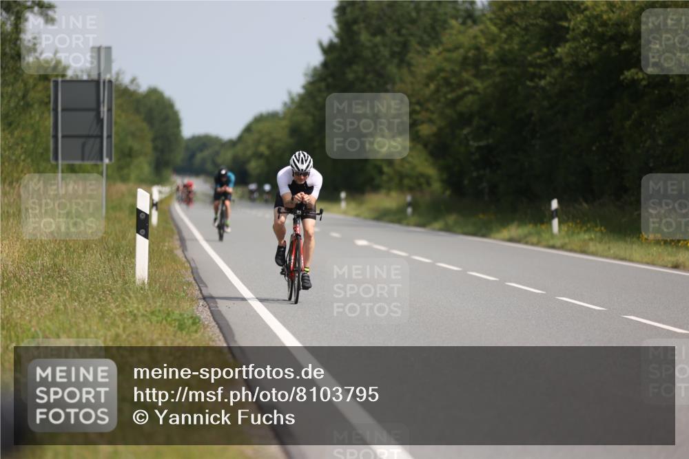 22.06.2025 - Viking Triathlon Yannick Fuchs http://msf.ph/oto/8103795 22.06.2025 11:27:23 Radfahren 57, 172, 258, 289, 359, 367, 420, 652 meine-sportfotos.de