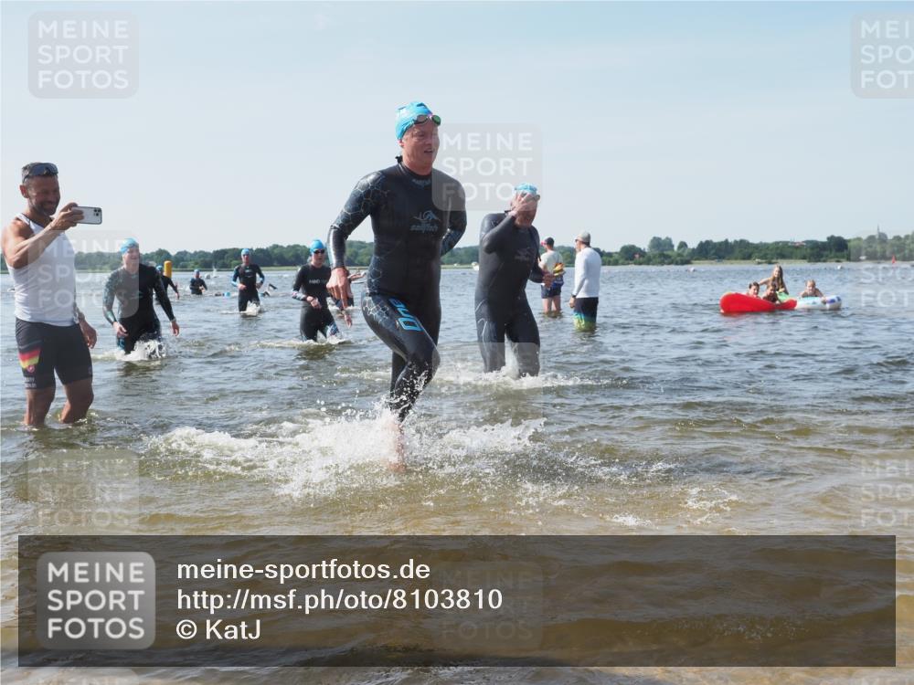 22.06.2025 - Viking Triathlon KatJ http://msf.ph/oto/8103810 22.06.2025 10:35:03 Schwimmen 17, 43, 139, 157, 161, 434, 475, 495, 548, 660 meine-sportfotos.de