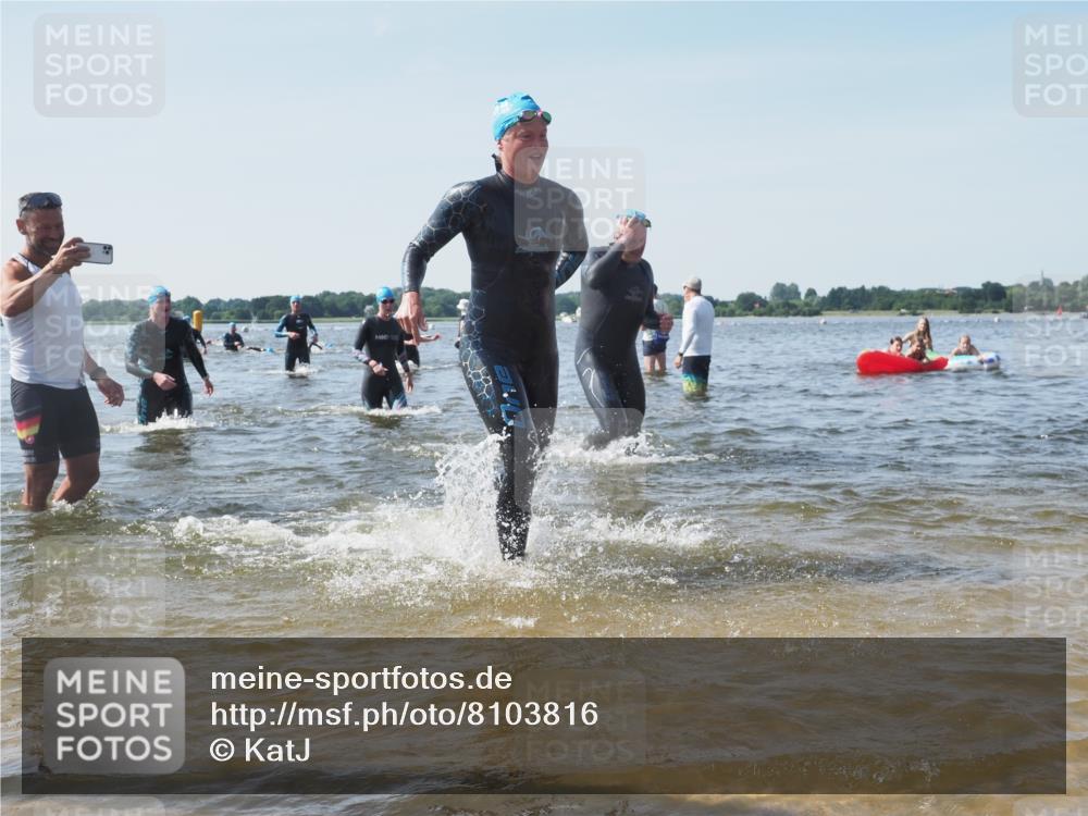 22.06.2025 - Viking Triathlon KatJ http://msf.ph/oto/8103816 22.06.2025 10:35:03 Schwimmen 17, 43, 139, 157, 161, 434, 475, 495, 548, 660 meine-sportfotos.de