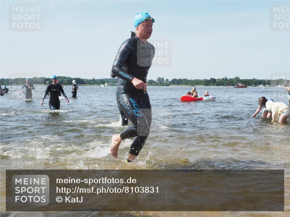 22.06.2025 - Viking Triathlon KatJ http://msf.ph/oto/8103831 22.06.2025 10:35:04 Schwimmen 17, 43, 139, 157, 475, 495, 548, 660 meine-sportfotos.de