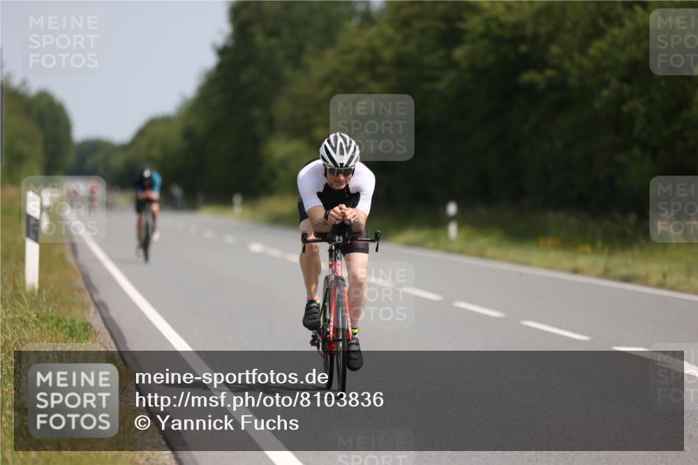 22.06.2025 - Viking Triathlon Yannick Fuchs http://msf.ph/oto/8103836 22.06.2025 11:27:24 Radfahren 57, 172, 258, 289, 359, 367, 420, 652 meine-sportfotos.de