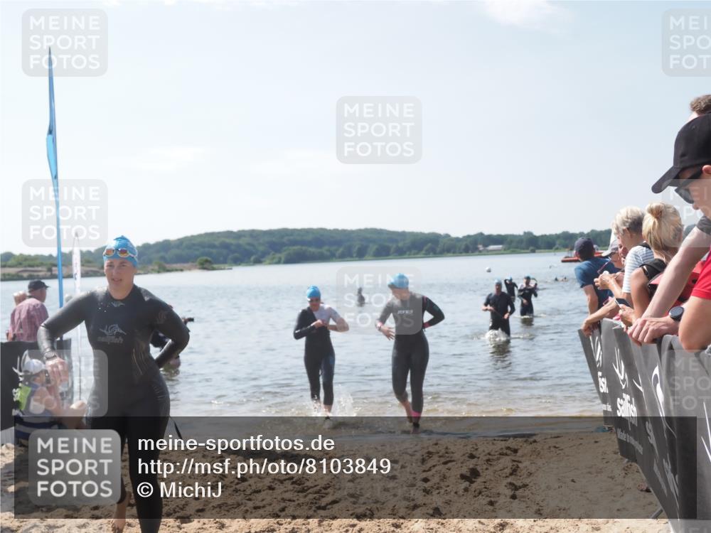 22.06.2025 - Viking Triathlon MichiJ http://msf.ph/oto/8103849 22.06.2025 10:46:56 Schwimmen 36, 378, 498, 515 meine-sportfotos.de