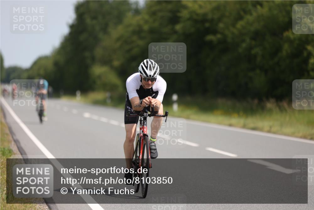 22.06.2025 - Viking Triathlon Yannick Fuchs http://msf.ph/oto/8103850 22.06.2025 11:27:25 Radfahren 57, 172, 258, 289, 359, 367, 420, 652 meine-sportfotos.de