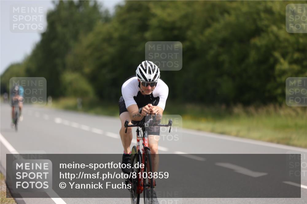22.06.2025 - Viking Triathlon Yannick Fuchs http://msf.ph/oto/8103859 22.06.2025 11:27:25 Radfahren 57, 172, 258, 289, 359, 367, 420, 652 meine-sportfotos.de