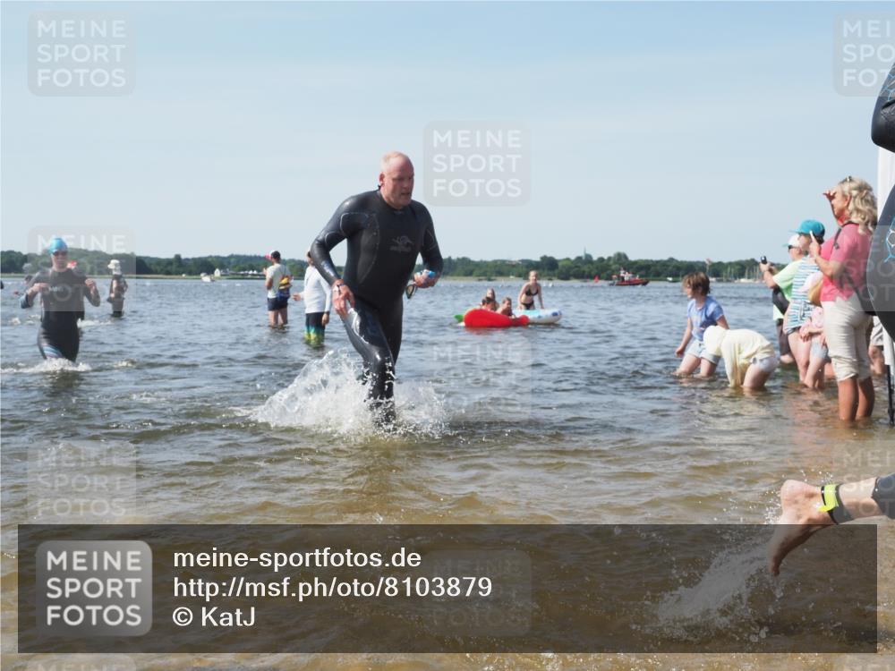22.06.2025 - Viking Triathlon KatJ http://msf.ph/oto/8103879 22.06.2025 10:35:05 Schwimmen 17, 43, 139, 157, 365, 475, 495, 548, 660 meine-sportfotos.de