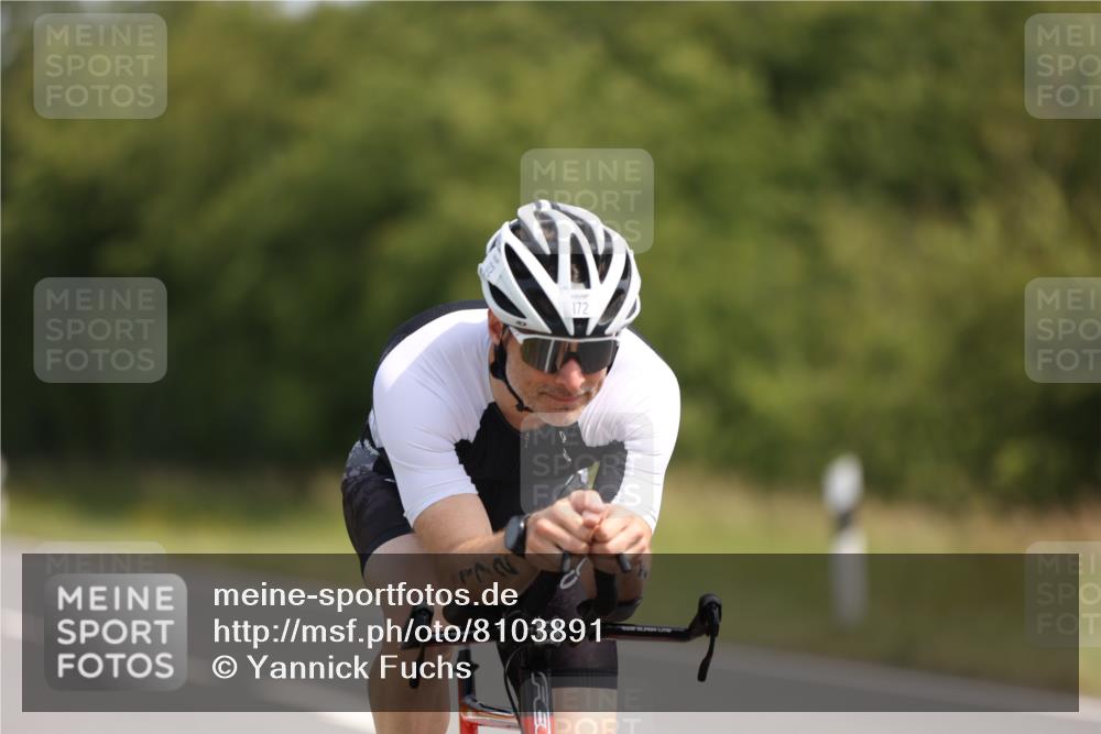 22.06.2025 - Viking Triathlon Yannick Fuchs http://msf.ph/oto/8103891 22.06.2025 11:27:26 Radfahren 57, 172, 258, 289, 359, 367, 420, 652 meine-sportfotos.de