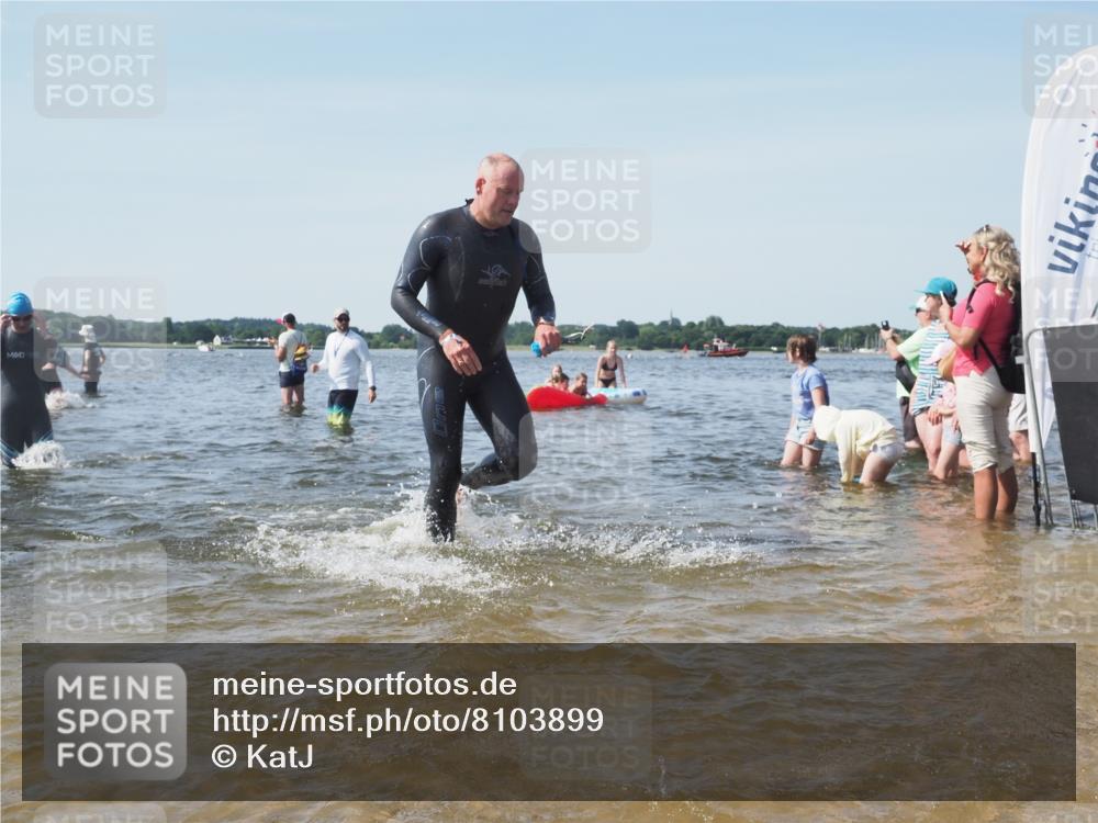 22.06.2025 - Viking Triathlon KatJ http://msf.ph/oto/8103899 22.06.2025 10:35:05 Schwimmen 17, 43, 139, 157, 365, 475, 495, 548, 660 meine-sportfotos.de