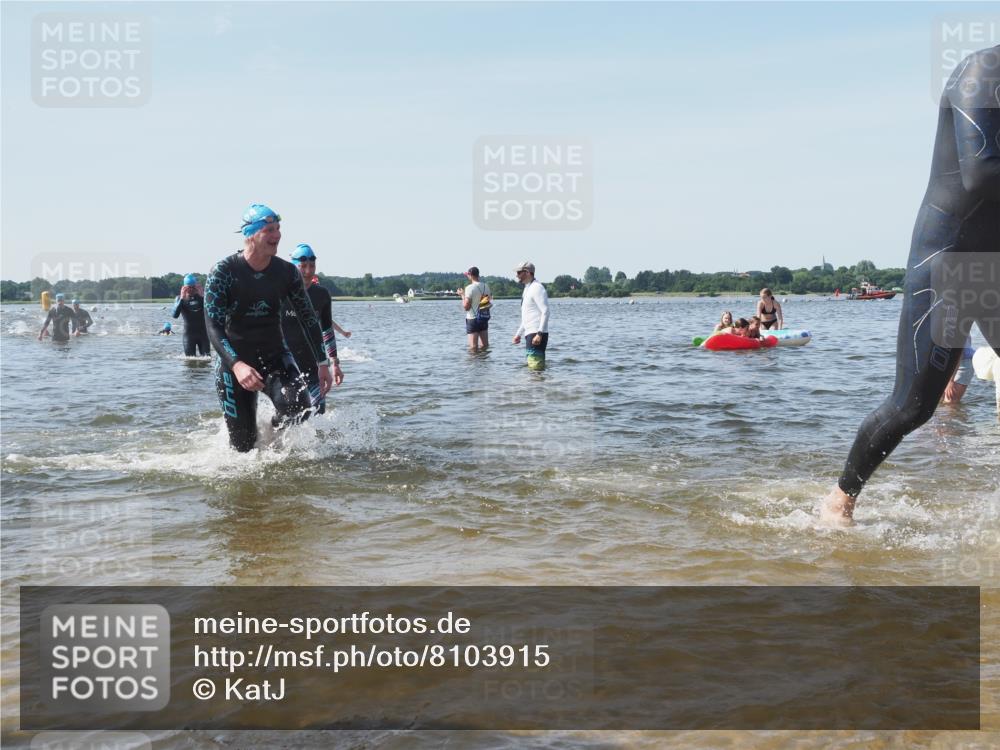 22.06.2025 - Viking Triathlon KatJ http://msf.ph/oto/8103915 22.06.2025 10:35:06 Schwimmen 17, 43, 139, 157, 296, 365, 475, 495, 548, 660 meine-sportfotos.de