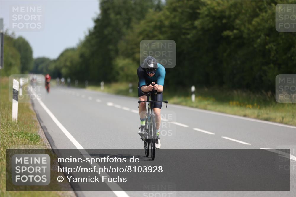 22.06.2025 - Viking Triathlon Yannick Fuchs http://msf.ph/oto/8103928 22.06.2025 11:27:28 Radfahren 57, 172, 258, 289, 359, 367, 420, 652 meine-sportfotos.de