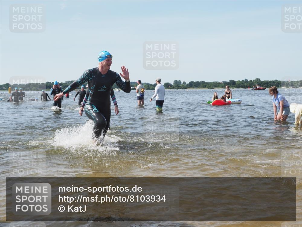 22.06.2025 - Viking Triathlon KatJ http://msf.ph/oto/8103934 22.06.2025 10:35:07 Schwimmen 139, 157, 296, 365, 475, 495, 548, 660 meine-sportfotos.de