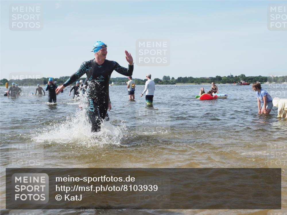 22.06.2025 - Viking Triathlon KatJ http://msf.ph/oto/8103939 22.06.2025 10:35:07 Schwimmen 139, 157, 296, 365, 475, 495, 548, 660 meine-sportfotos.de