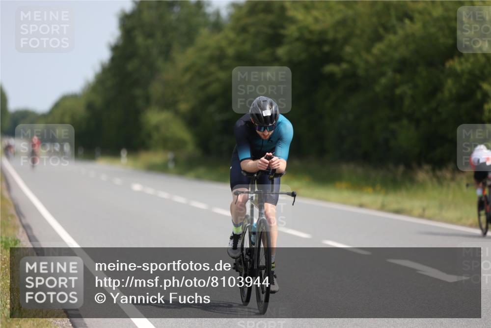 22.06.2025 - Viking Triathlon Yannick Fuchs http://msf.ph/oto/8103944 22.06.2025 11:27:29 Radfahren 57, 172, 258, 289, 359, 367, 420 meine-sportfotos.de