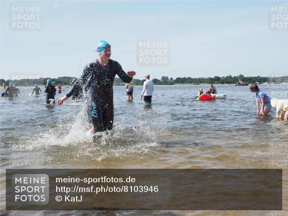 22.06.2025 - Viking Triathlon KatJ http://msf.ph/oto/8103946 22.06.2025 10:35:07 Schwimmen 139, 157, 296, 365, 475, 495, 548, 660 meine-sportfotos.de
