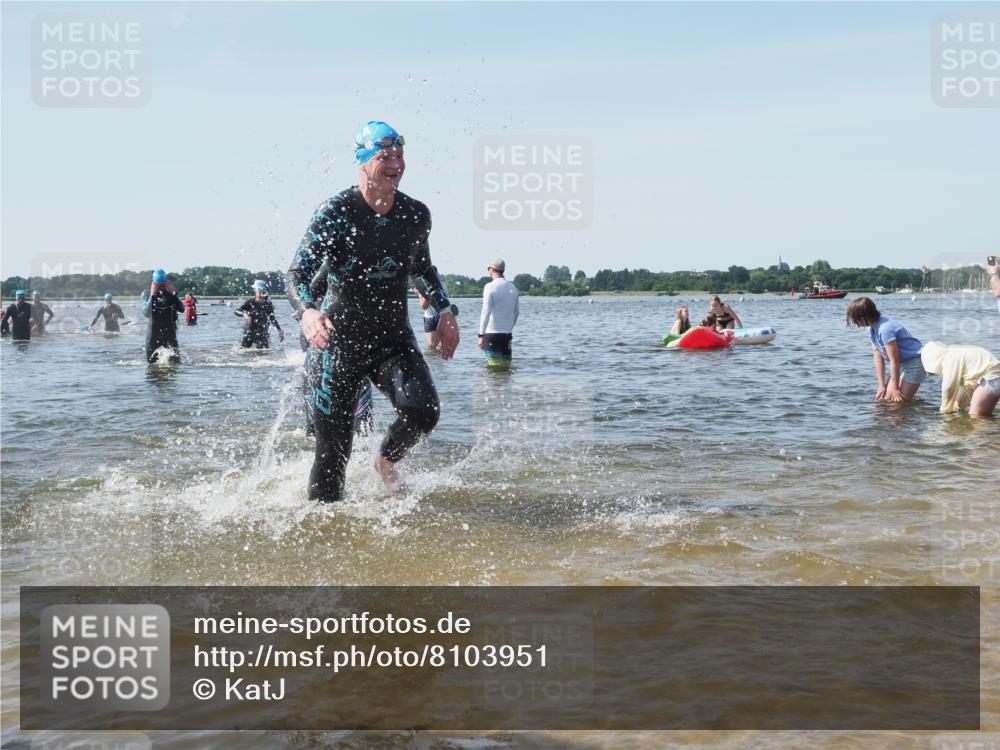 22.06.2025 - Viking Triathlon KatJ http://msf.ph/oto/8103951 22.06.2025 10:35:07 Schwimmen 139, 157, 296, 365, 475, 495, 548, 660 meine-sportfotos.de