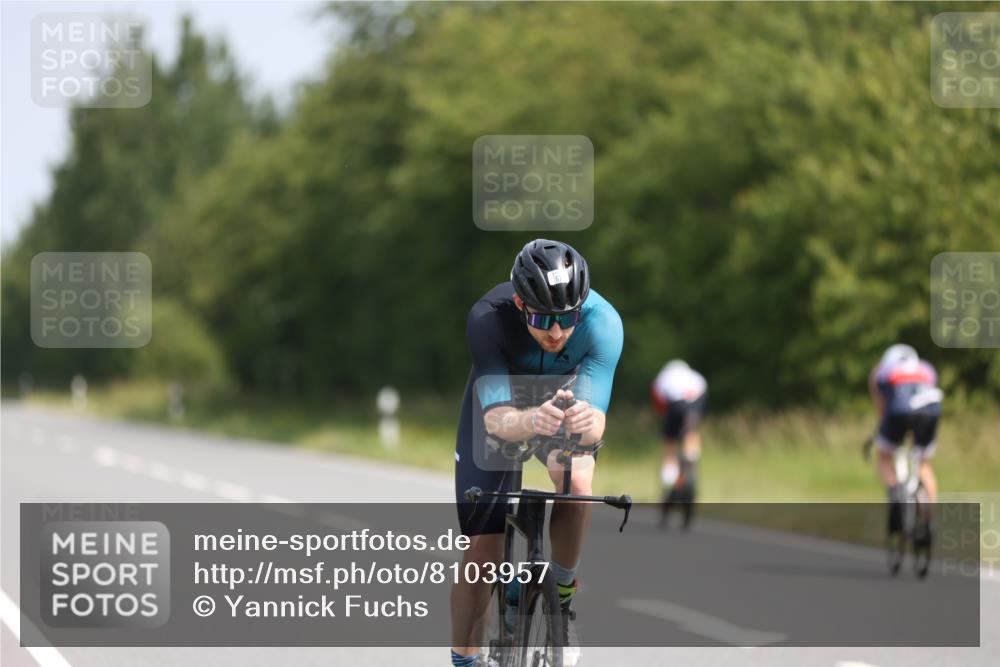22.06.2025 - Viking Triathlon Yannick Fuchs http://msf.ph/oto/8103957 22.06.2025 11:27:29 Radfahren 57, 172, 258, 289, 359, 367, 420 meine-sportfotos.de
