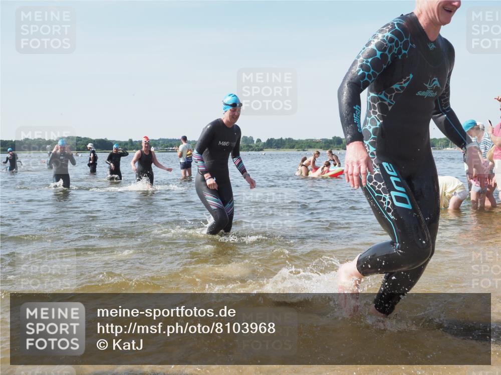 22.06.2025 - Viking Triathlon KatJ http://msf.ph/oto/8103968 22.06.2025 10:35:09 Schwimmen 139, 157, 204, 296, 365, 475, 495, 548, 660 meine-sportfotos.de