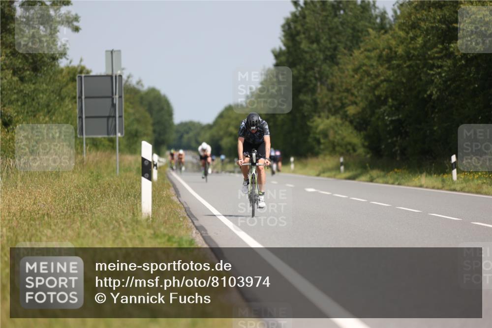 22.06.2025 - Viking Triathlon Yannick Fuchs http://msf.ph/oto/8103974 22.06.2025 12:07:20 Radfahren 3, 21, 200, 469 meine-sportfotos.de