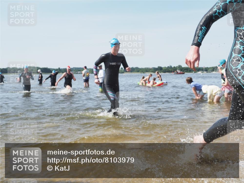 22.06.2025 - Viking Triathlon KatJ http://msf.ph/oto/8103979 22.06.2025 10:35:09 Schwimmen 139, 157, 204, 296, 365, 475, 495, 548, 660 meine-sportfotos.de