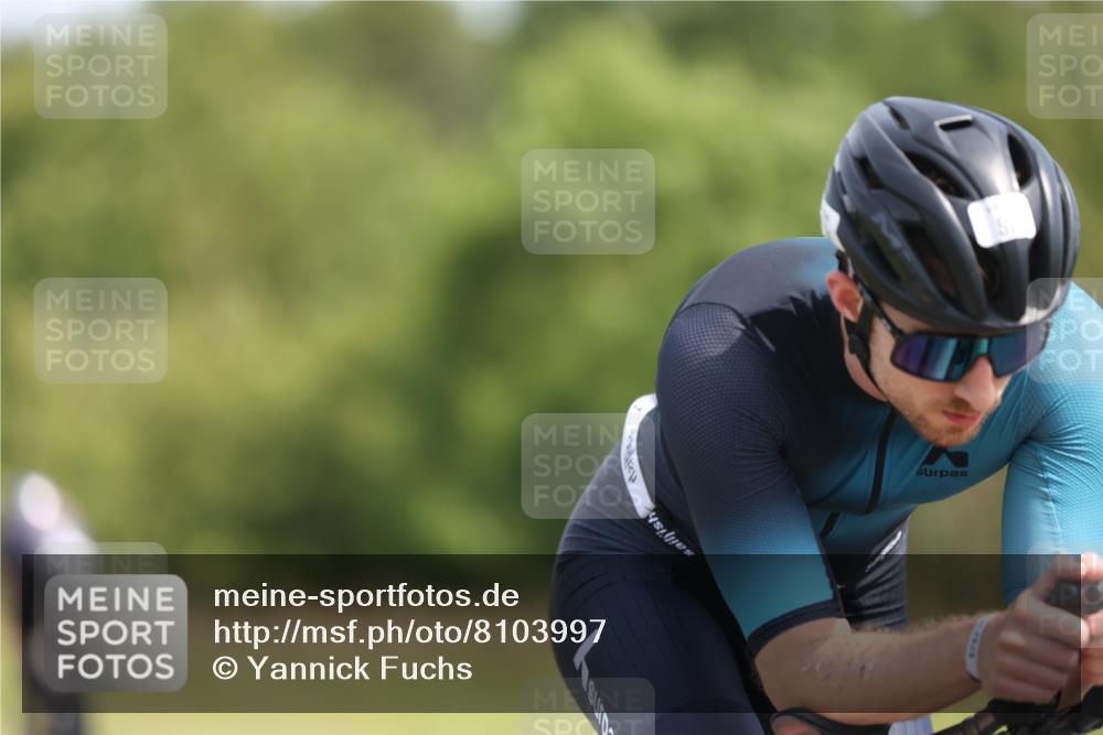 22.06.2025 - Viking Triathlon Yannick Fuchs http://msf.ph/oto/8103997 22.06.2025 11:27:30 Radfahren 57, 172, 258, 289, 359, 367 meine-sportfotos.de
