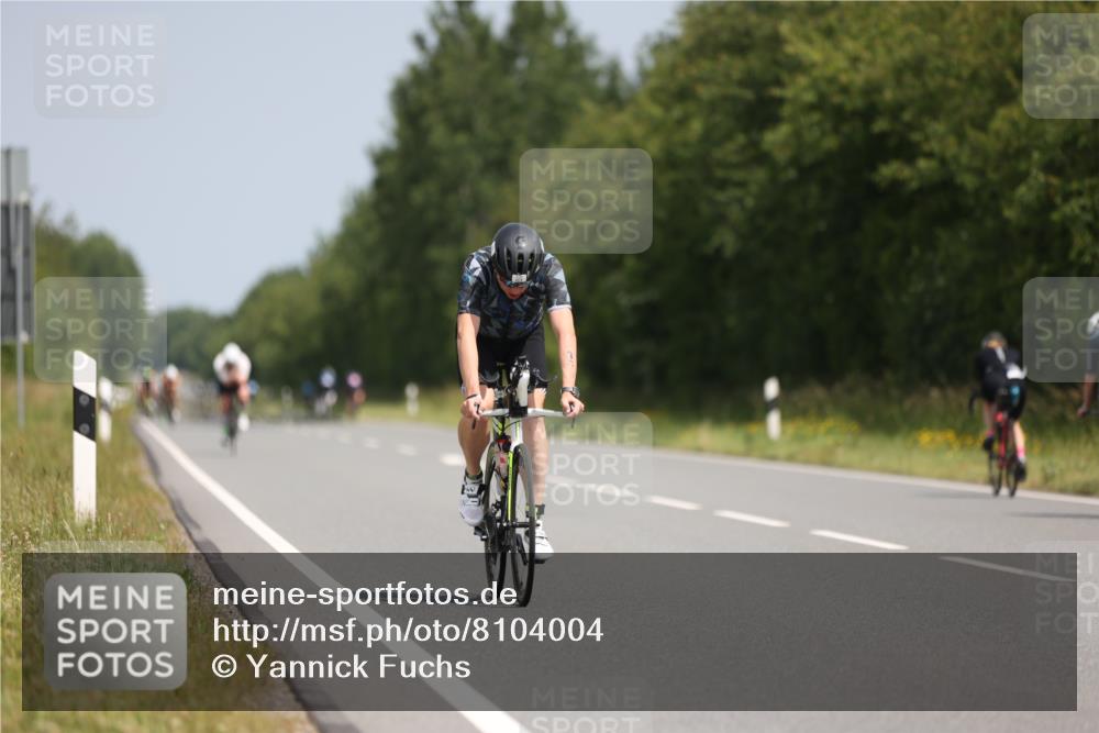 22.06.2025 - Viking Triathlon Yannick Fuchs http://msf.ph/oto/8104004 22.06.2025 12:07:22 Radfahren 3, 21, 200, 469 meine-sportfotos.de