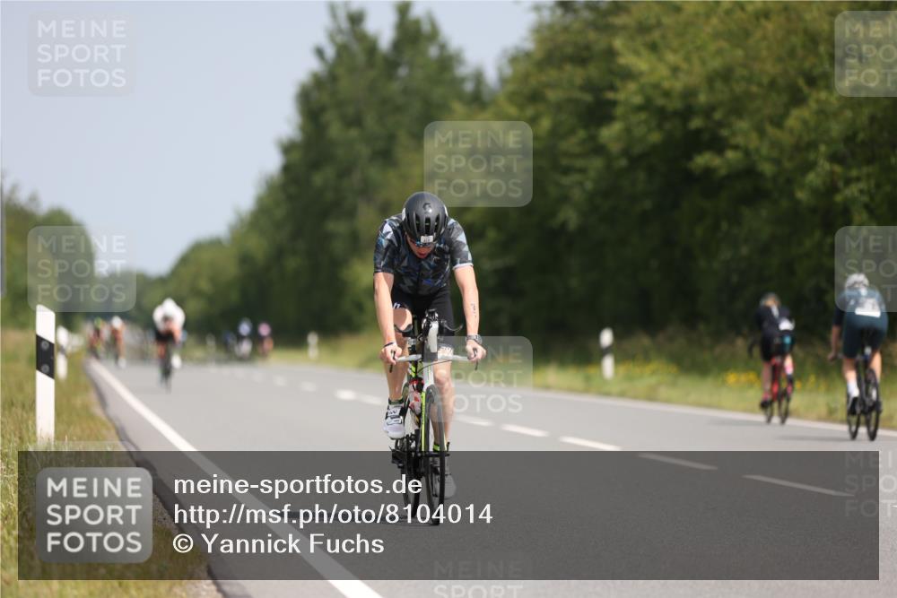 22.06.2025 - Viking Triathlon Yannick Fuchs http://msf.ph/oto/8104014 22.06.2025 12:07:22 Radfahren 3, 21, 200, 469 meine-sportfotos.de