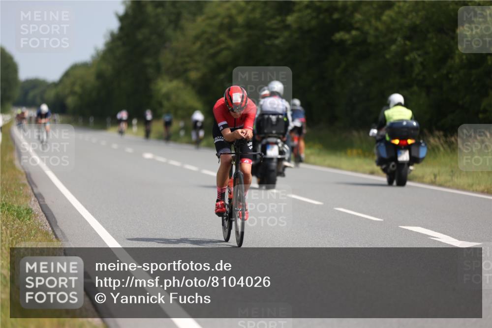 22.06.2025 - Viking Triathlon Yannick Fuchs http://msf.ph/oto/8104026 22.06.2025 11:27:39 Radfahren 235, 397 meine-sportfotos.de