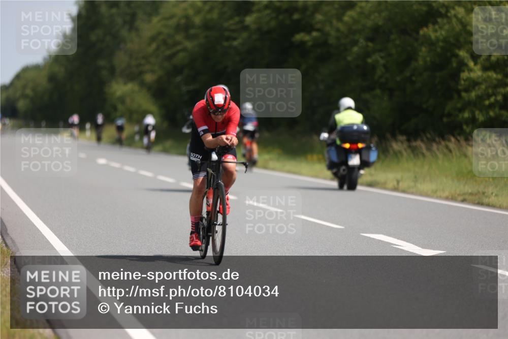 22.06.2025 - Viking Triathlon Yannick Fuchs http://msf.ph/oto/8104034 22.06.2025 11:27:40 Radfahren 235, 397 meine-sportfotos.de