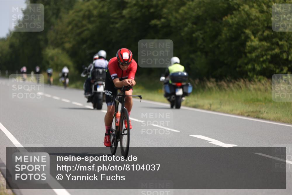 22.06.2025 - Viking Triathlon Yannick Fuchs http://msf.ph/oto/8104037 22.06.2025 11:27:40 Radfahren 235, 397 meine-sportfotos.de