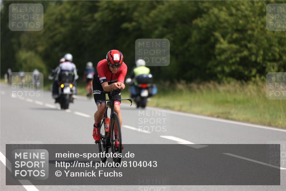 22.06.2025 - Viking Triathlon Yannick Fuchs http://msf.ph/oto/8104043 22.06.2025 11:27:40 Radfahren 235, 397 meine-sportfotos.de
