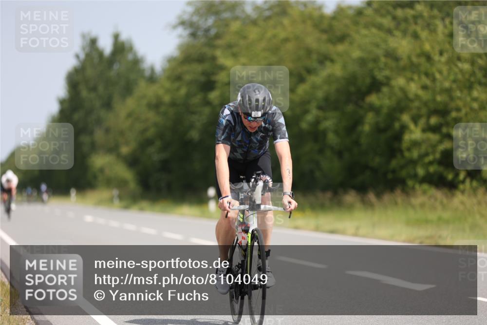 22.06.2025 - Viking Triathlon Yannick Fuchs http://msf.ph/oto/8104049 22.06.2025 12:07:23 Radfahren 3, 21, 469 meine-sportfotos.de