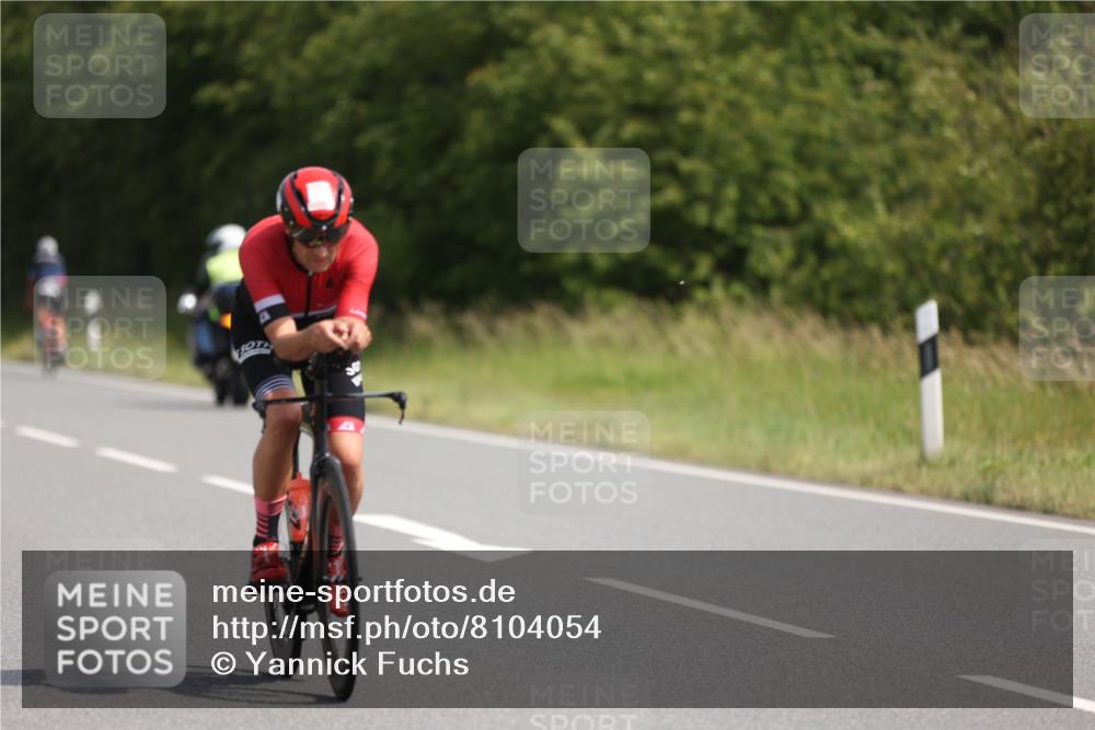 22.06.2025 - Viking Triathlon Yannick Fuchs http://msf.ph/oto/8104054 22.06.2025 11:27:40 Radfahren 235, 397 meine-sportfotos.de
