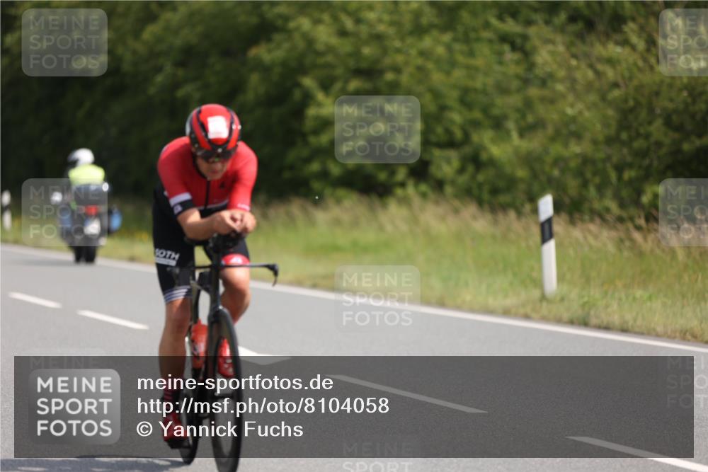 22.06.2025 - Viking Triathlon Yannick Fuchs http://msf.ph/oto/8104058 22.06.2025 11:27:40 Radfahren 235, 397 meine-sportfotos.de