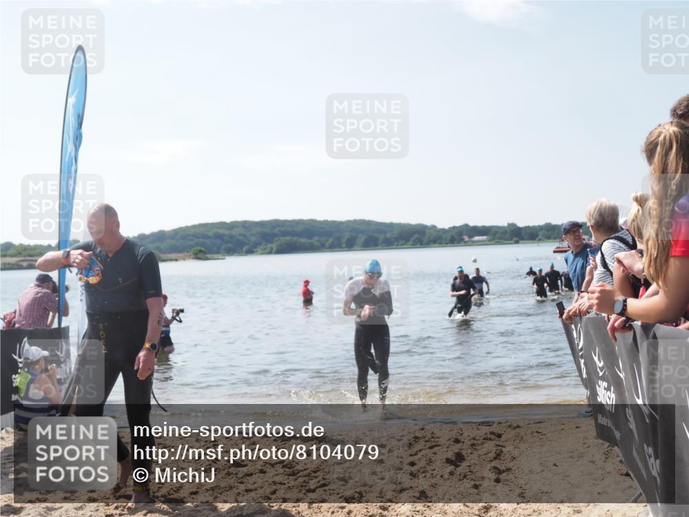 22.06.2025 - Viking Triathlon MichiJ http://msf.ph/oto/8104079 22.06.2025 10:47:10 Schwimmen 51, 74, 76, 378, 421 meine-sportfotos.de