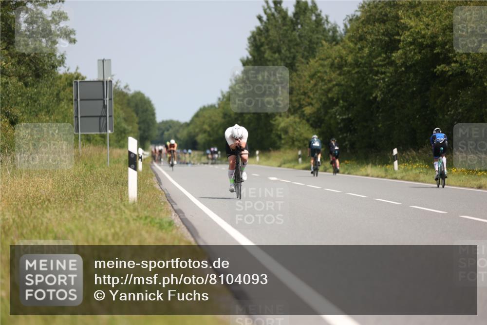 22.06.2025 - Viking Triathlon Yannick Fuchs http://msf.ph/oto/8104093 22.06.2025 12:07:26 Radfahren 21, 469 meine-sportfotos.de