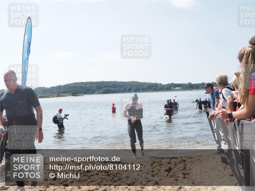 22.06.2025 - Viking Triathlon MichiJ http://msf.ph/oto/8104112 22.06.2025 10:47:10 Schwimmen 51, 74, 76, 378, 421 meine-sportfotos.de