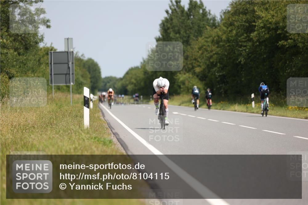 22.06.2025 - Viking Triathlon Yannick Fuchs http://msf.ph/oto/8104115 22.06.2025 12:07:27 Radfahren 21, 382, 469 meine-sportfotos.de