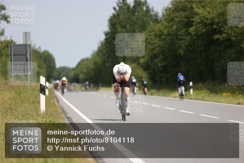 22.06.2025 - Viking Triathlon Yannick Fuchs http://msf.ph/oto/8104118 22.06.2025 12:07:27 Radfahren 21, 382, 469 meine-sportfotos.de