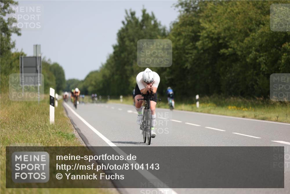 22.06.2025 - Viking Triathlon Yannick Fuchs http://msf.ph/oto/8104143 22.06.2025 12:07:28 Radfahren 21, 382, 469 meine-sportfotos.de