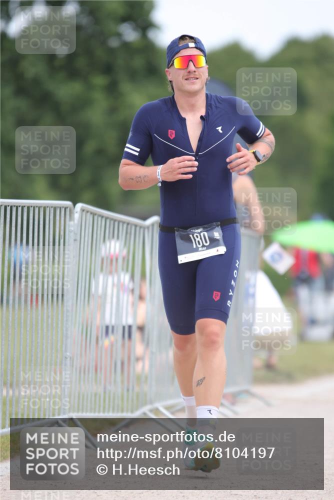 22.06.2025 - Viking Triathlon H.Heesch http://msf.ph/oto/8104197 22.06.2025 13:23:59 Laufen 85, 180, 313, 366 meine-sportfotos.de