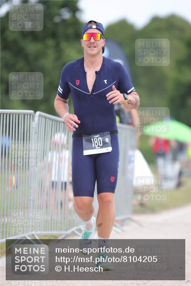 22.06.2025 - Viking Triathlon H.Heesch http://msf.ph/oto/8104205 22.06.2025 13:23:59 Laufen 85, 180, 313, 366 meine-sportfotos.de