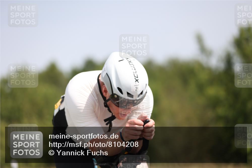 22.06.2025 - Viking Triathlon Yannick Fuchs http://msf.ph/oto/8104208 22.06.2025 12:07:31 Radfahren 21, 33, 382 meine-sportfotos.de