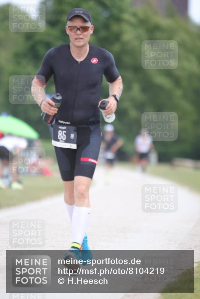 22.06.2025 - Viking Triathlon H.Heesch http://msf.ph/oto/8104219 22.06.2025 13:24:01 Laufen 85, 180, 313, 366 meine-sportfotos.de