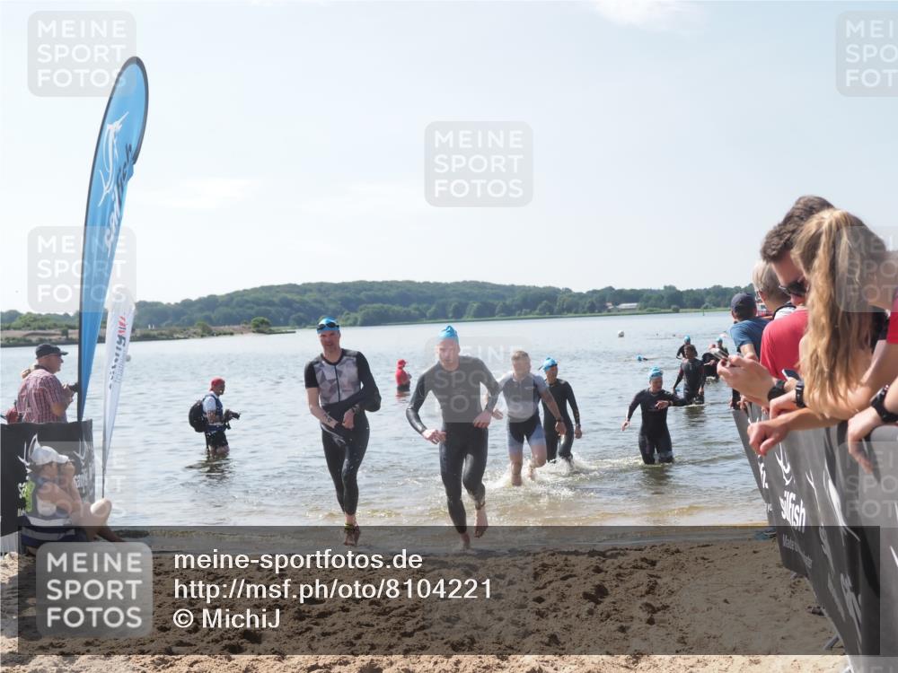 22.06.2025 - Viking Triathlon MichiJ http://msf.ph/oto/8104221 22.06.2025 10:47:26 Schwimmen 23, 74, 76, 267, 421, 547 meine-sportfotos.de