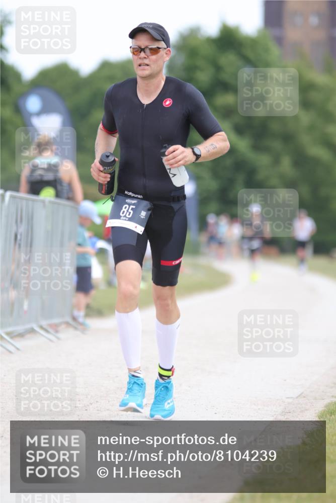 22.06.2025 - Viking Triathlon H.Heesch http://msf.ph/oto/8104239 22.06.2025 13:24:02 Laufen 85, 180, 313 meine-sportfotos.de