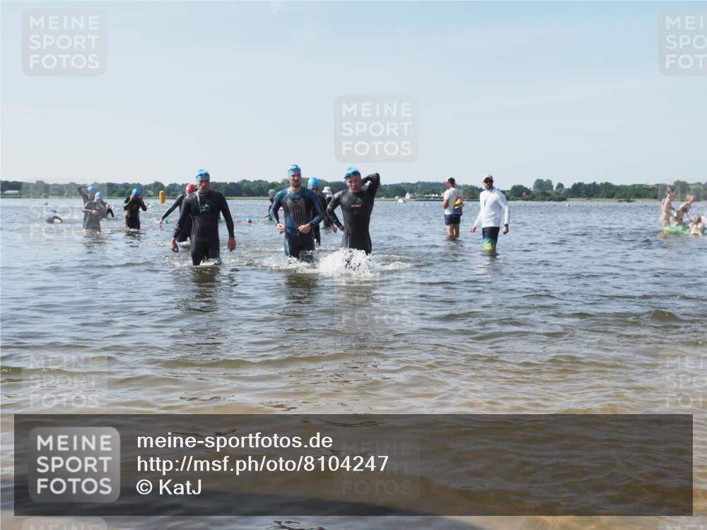 22.06.2025 - Viking Triathlon KatJ http://msf.ph/oto/8104247 22.06.2025 10:35:21 Schwimmen 107, 139, 204, 296, 320, 365, 395, 482, 508, 632 meine-sportfotos.de