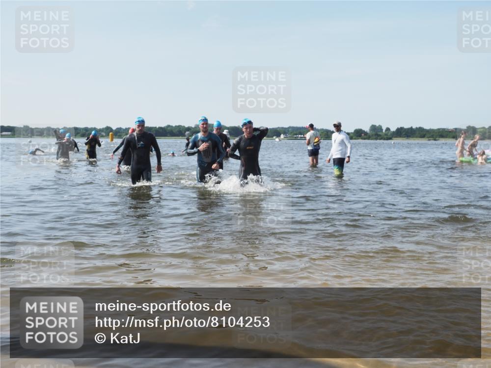 22.06.2025 - Viking Triathlon KatJ http://msf.ph/oto/8104253 22.06.2025 10:35:21 Schwimmen 107, 139, 204, 296, 320, 365, 395, 482, 508, 632 meine-sportfotos.de