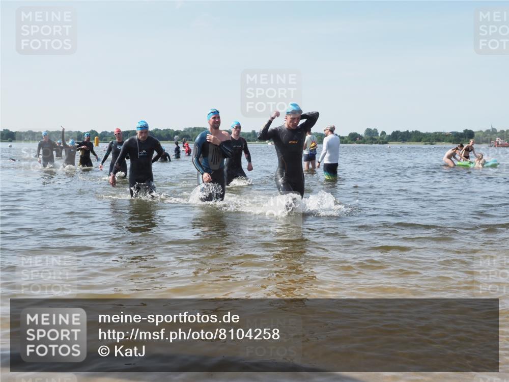 22.06.2025 - Viking Triathlon KatJ http://msf.ph/oto/8104258 22.06.2025 10:35:22 Schwimmen 107, 139, 204, 296, 320, 365, 395, 482, 508, 632 meine-sportfotos.de